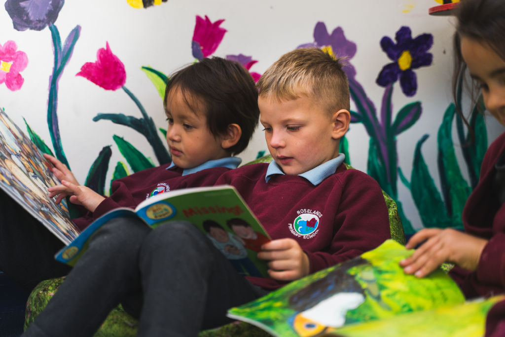 Year 1/2 pupils reading